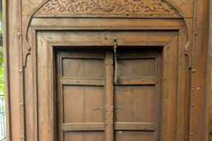 Pakistani door