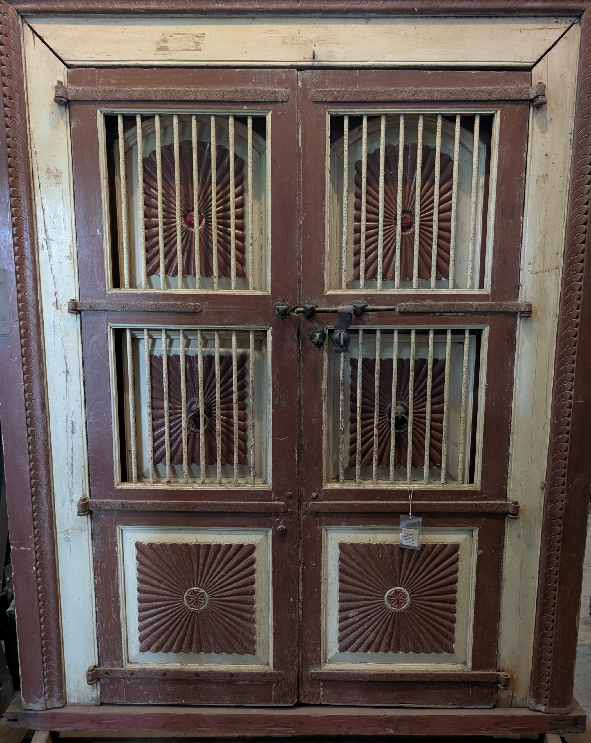 Carved double door - Image 2