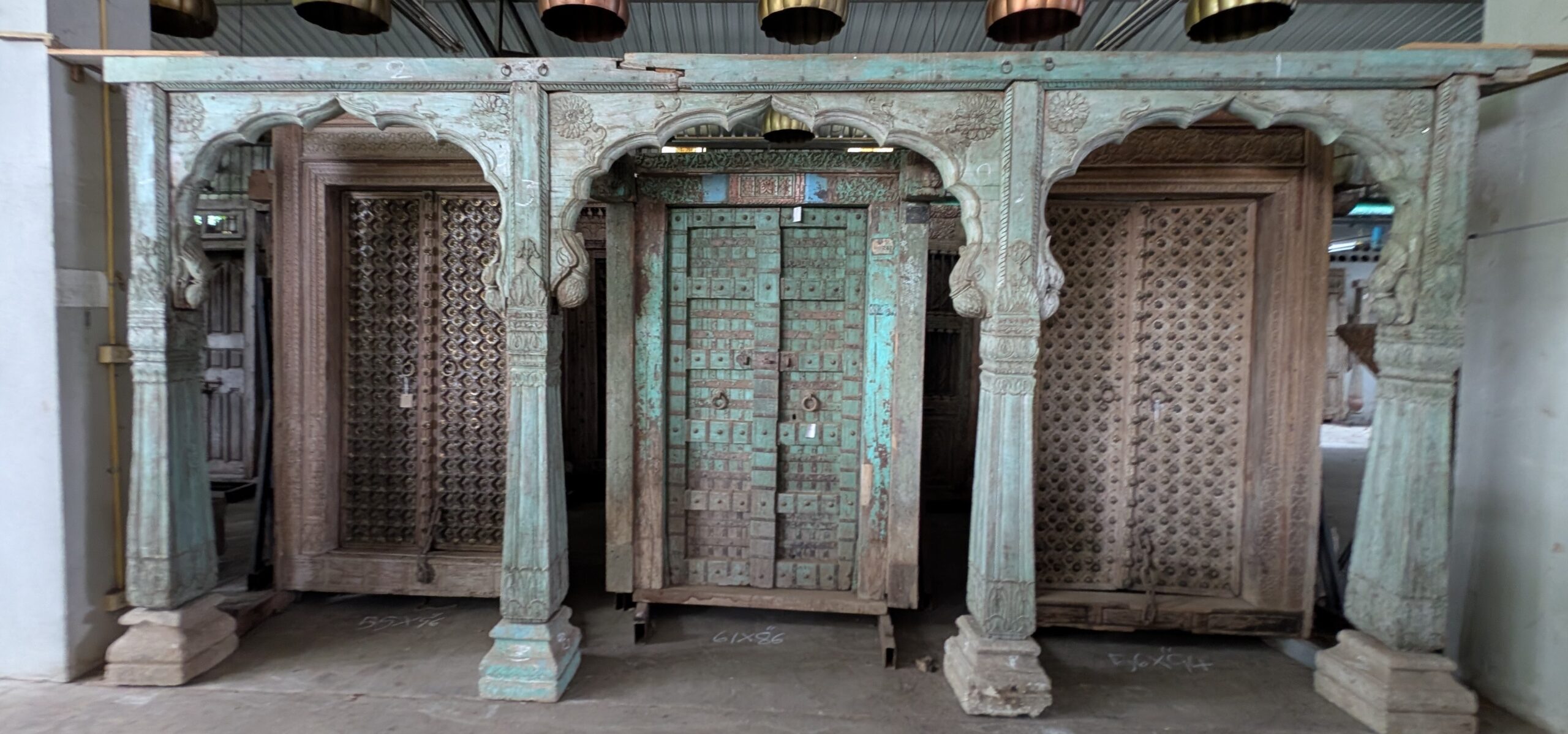 Wooden archway - Image 2